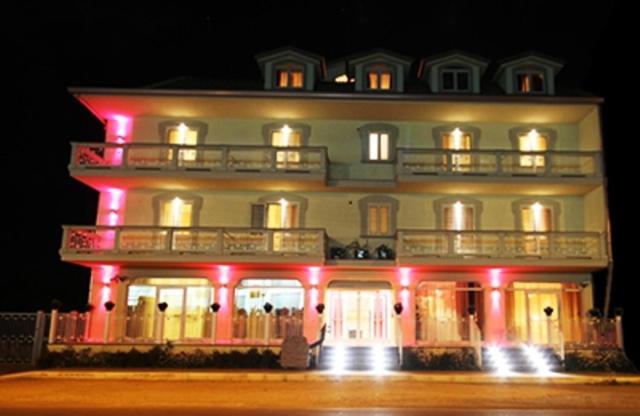 Palace Hotel Una Nuova Strada Nocera Terinese Kültér fotó